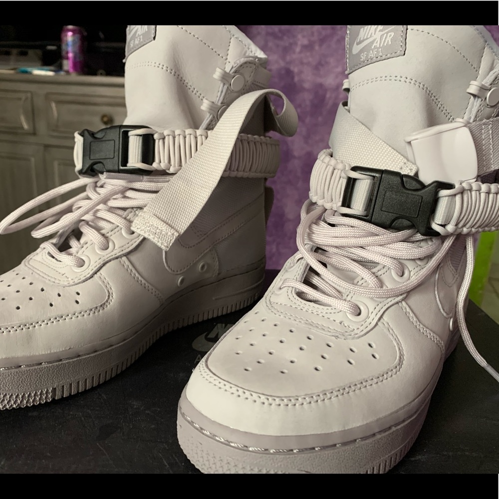 Nike Air Force 1